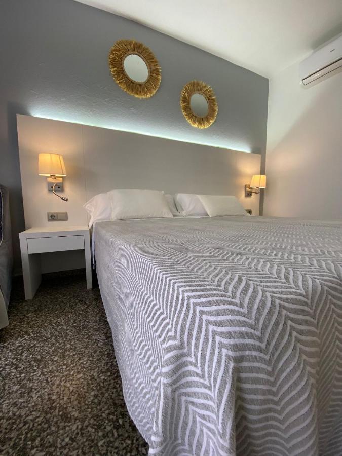 Hostal Pitiusa Ibiza Town Exterior photo